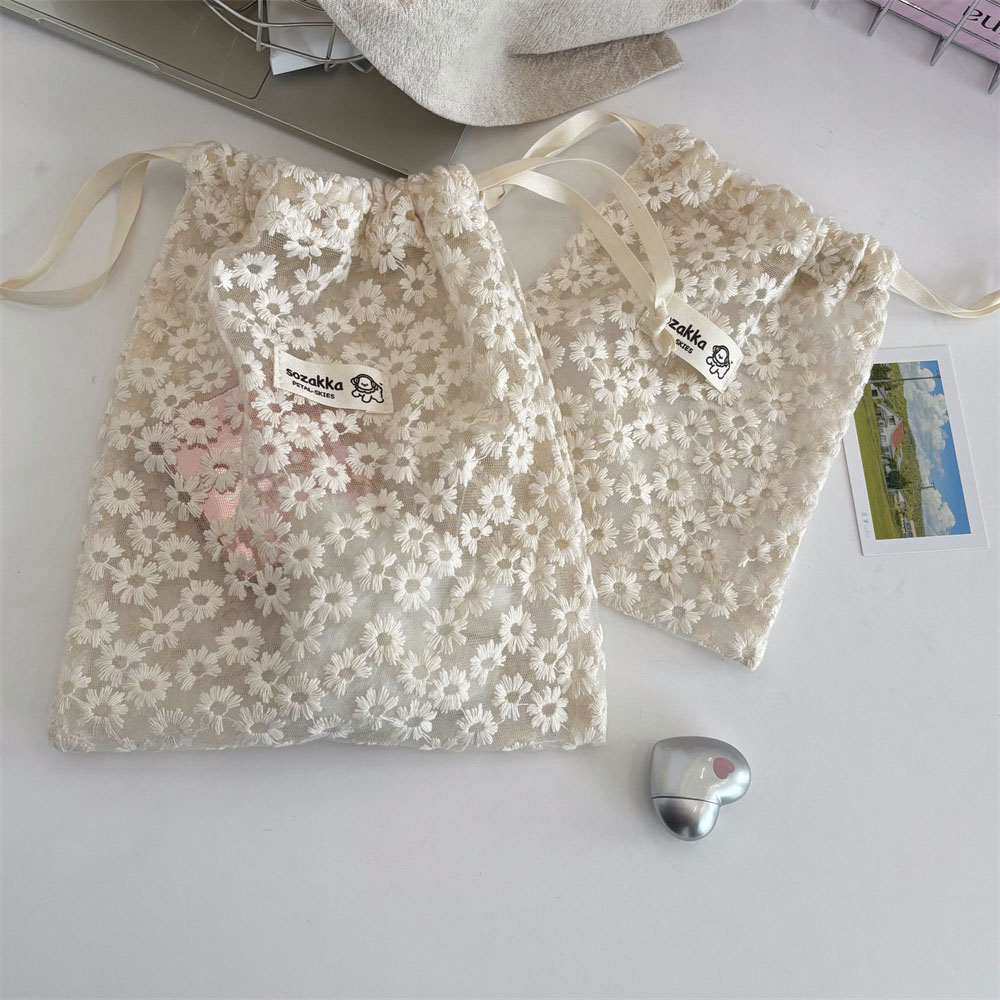 Lace Embroidered Daisy Mesh Dr - Tech Accessories Travel Bag recension och pris